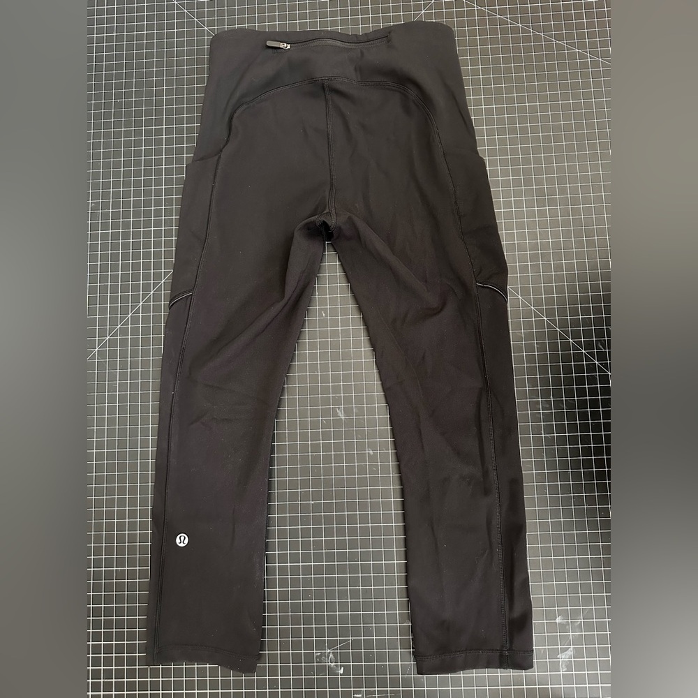 Lululemon athletica Women’s Black Leggings 28” size 2 + Lululemon athletic hat